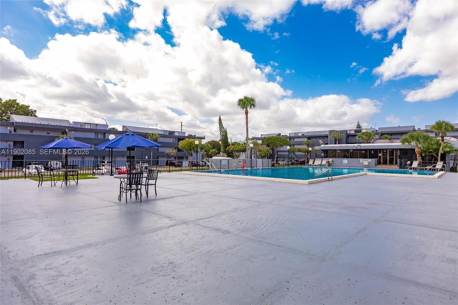 THE GREENS CONDO - Residential