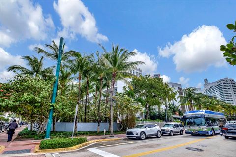 Condominium in Miami Beach FL 61 Collins Ave Ave.jpg