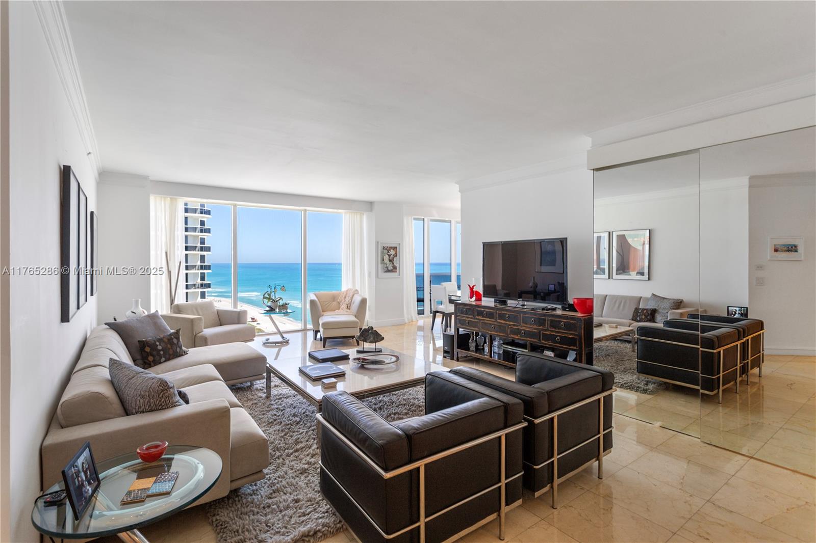 4775 Collins Ave 2101