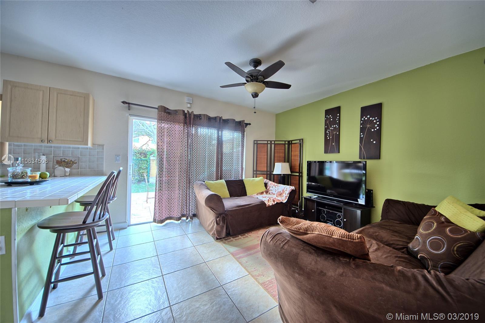 EMERALD LAKES - Residential