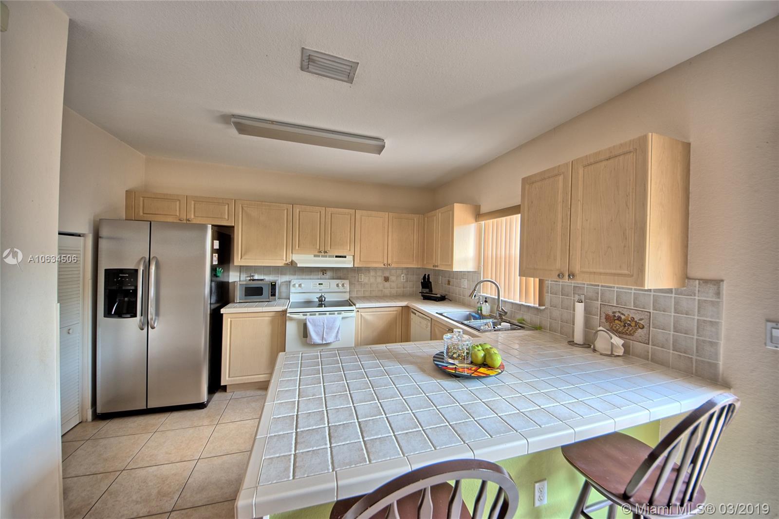 EMERALD LAKES - Residential