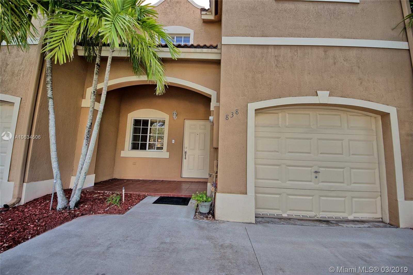 EMERALD LAKES - Residential