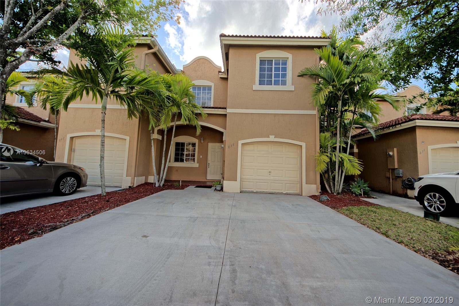 EMERALD LAKES - Residential