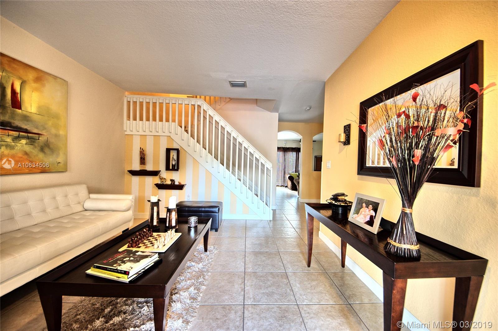 EMERALD LAKES - Residential