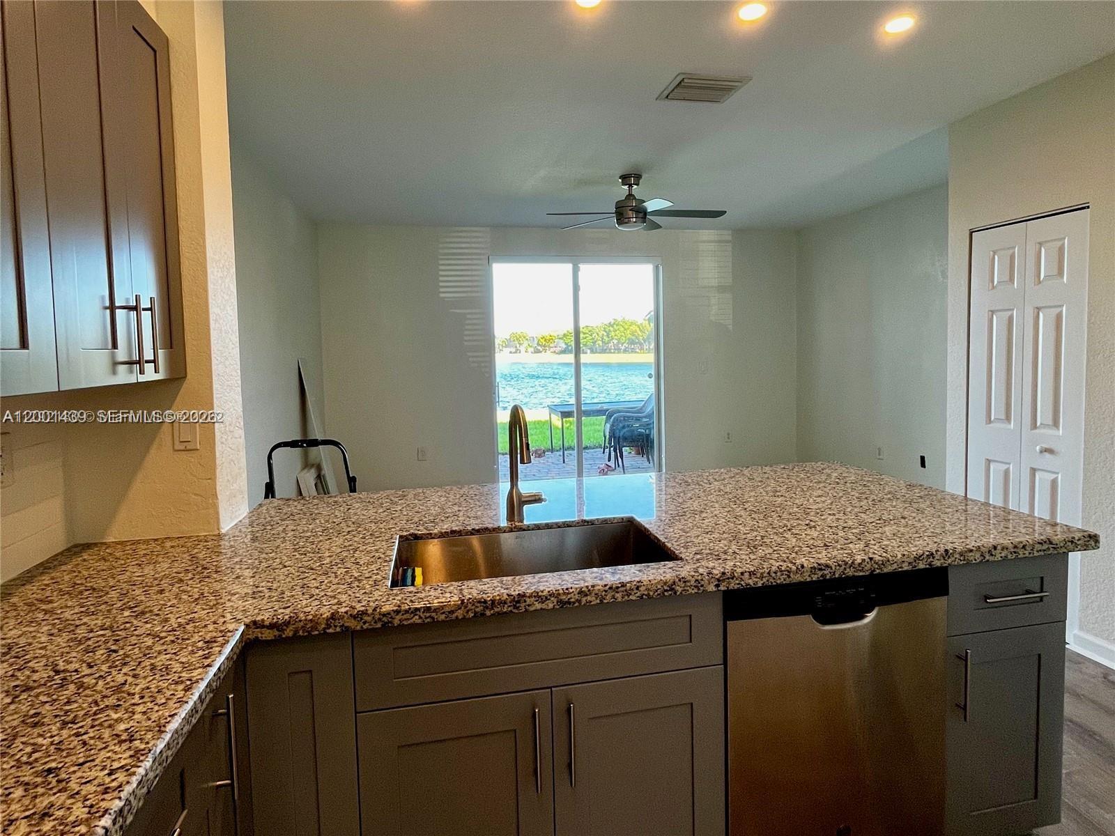 THE SHORES CONDO NO 3 - Residential Lease