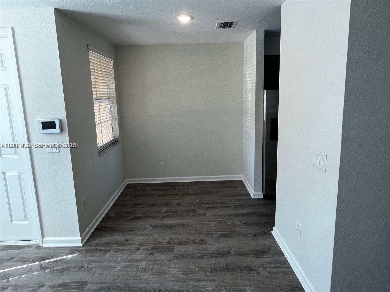 THE SHORES CONDO NO 3 - Residential Lease