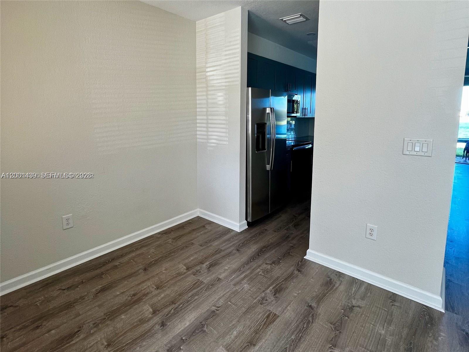 THE SHORES CONDO NO 3 - Residential Lease