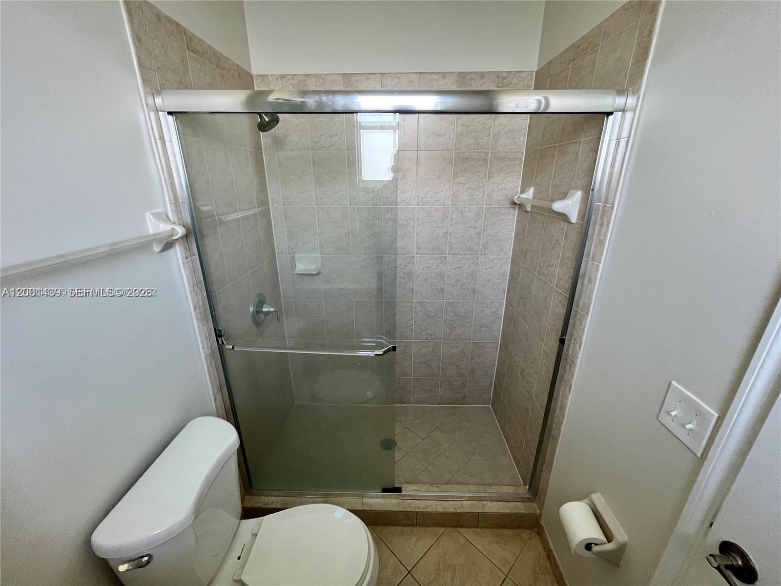 THE SHORES CONDO NO 3 - Residential Lease