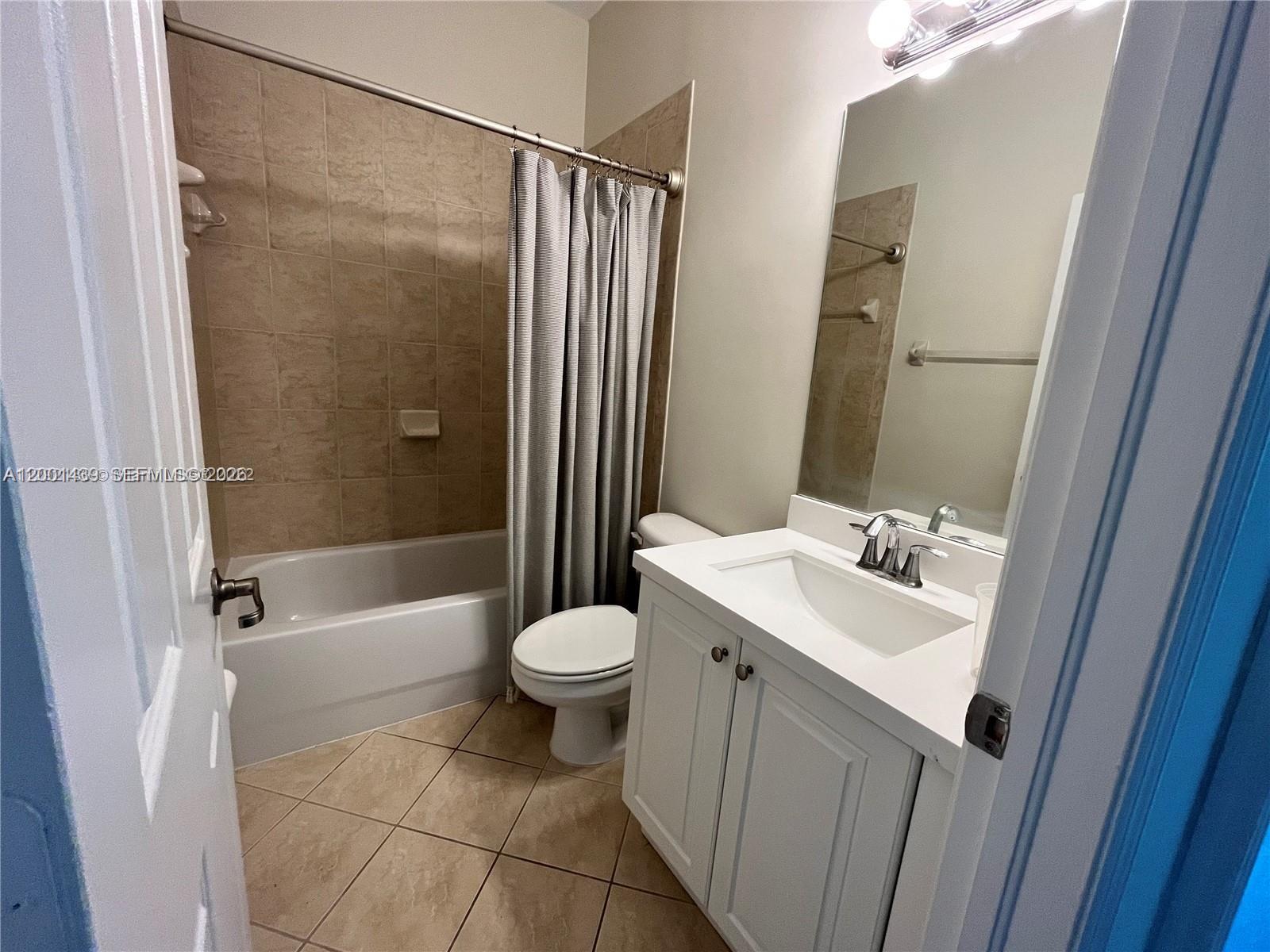 THE SHORES CONDO NO 3 - Residential Lease