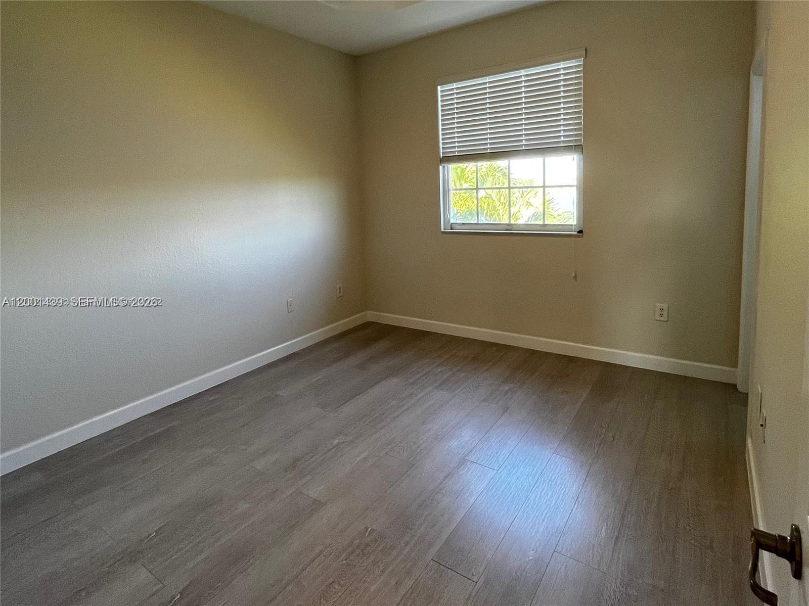 THE SHORES CONDO NO 3 - Residential Lease