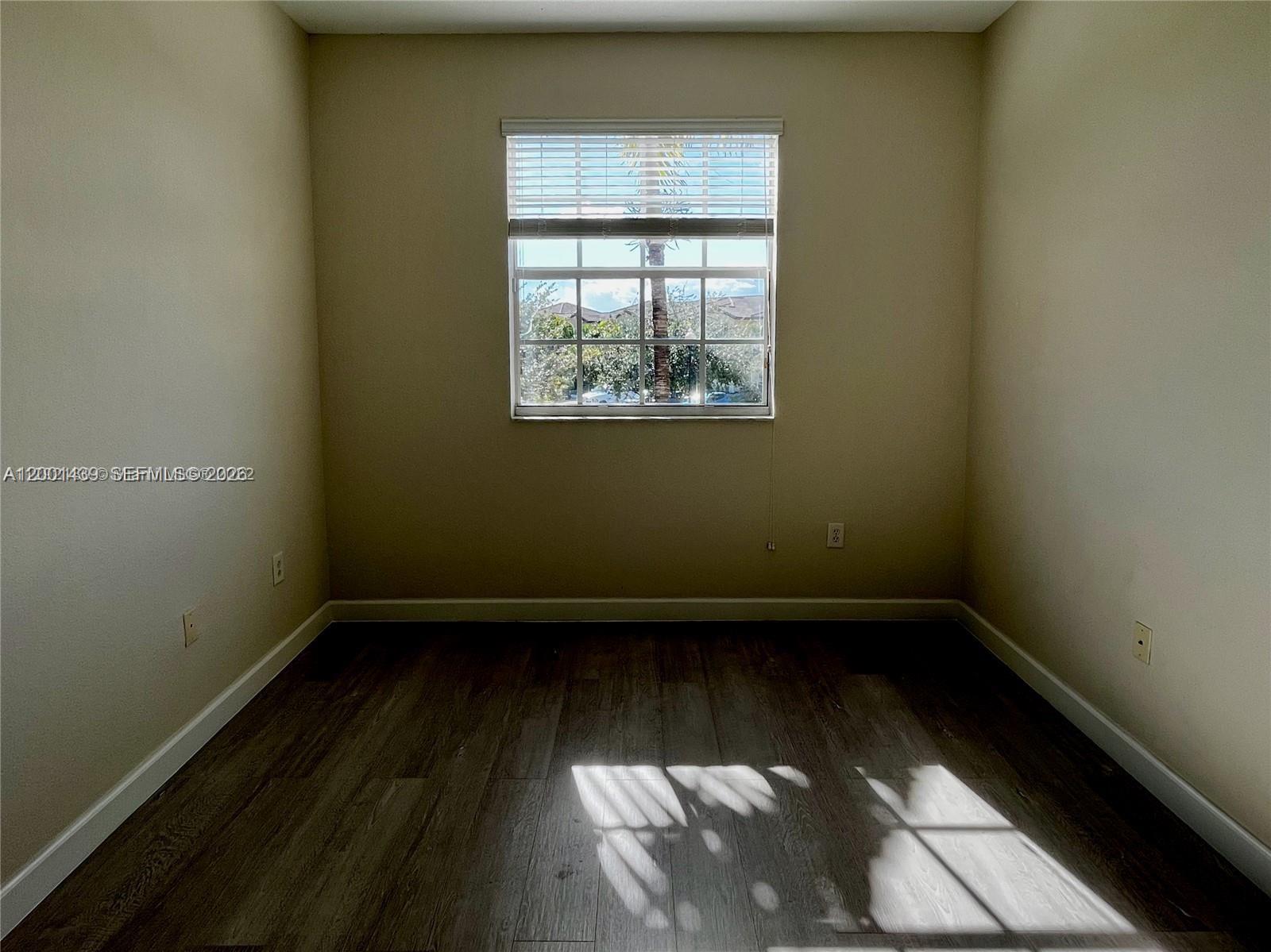 THE SHORES CONDO NO 3 - Residential Lease