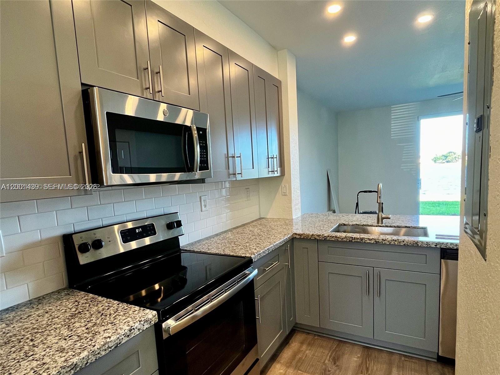 THE SHORES CONDO NO 3 - Residential Lease