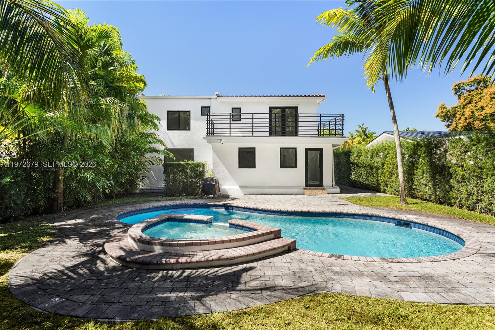 ROYAL PALM VILLAS - Residential