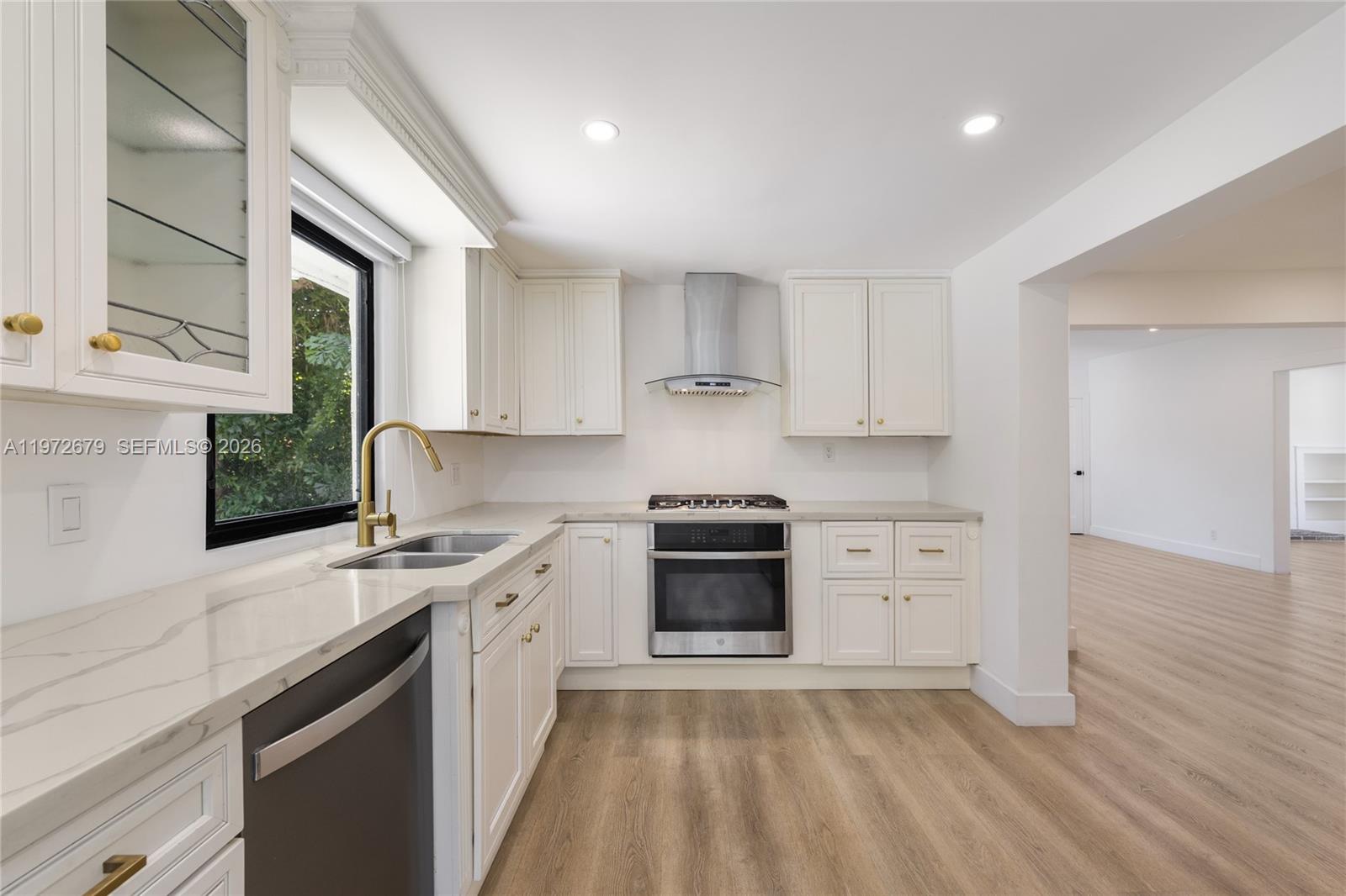 ROYAL PALM VILLAS - Residential