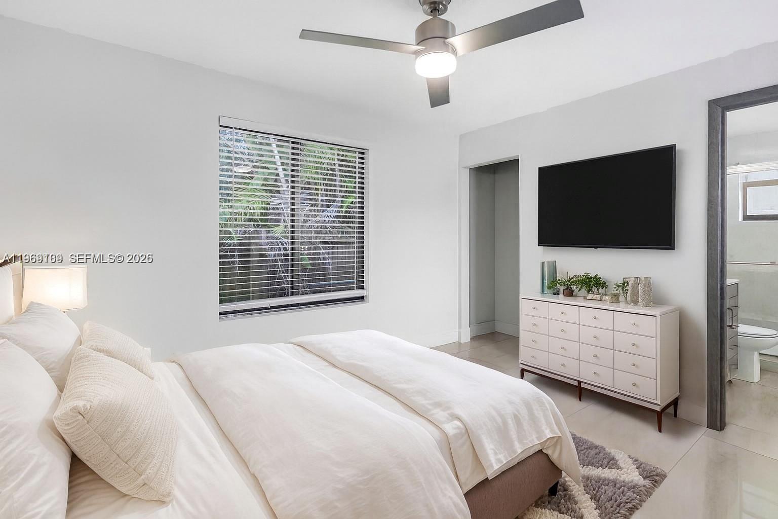 HOLLYWOOD PARK - Residential