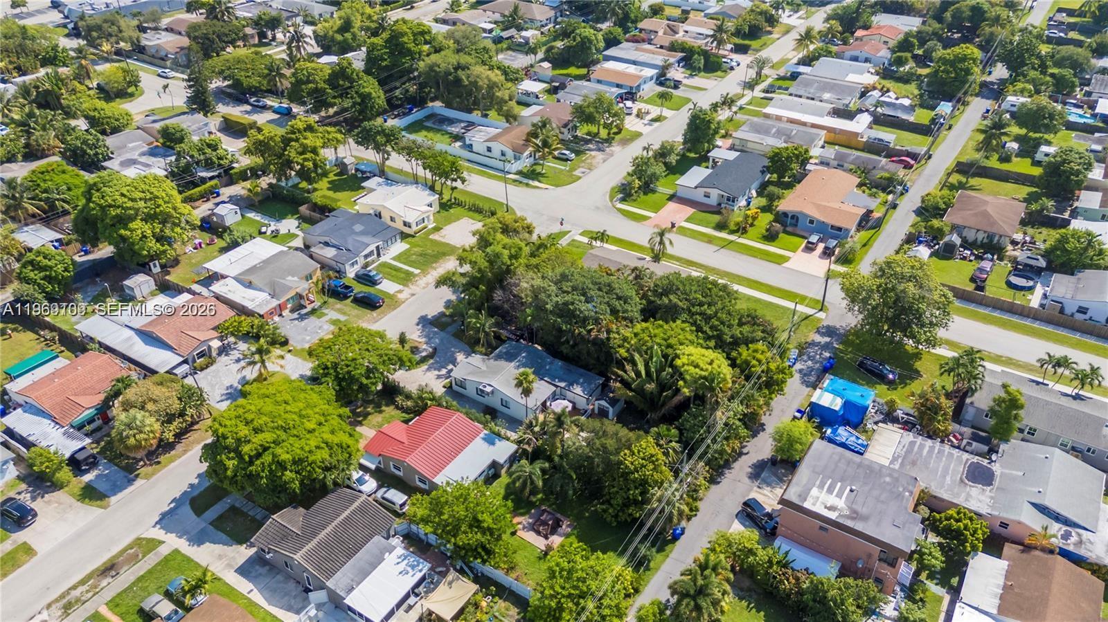 HOLLYWOOD PARK - Residential