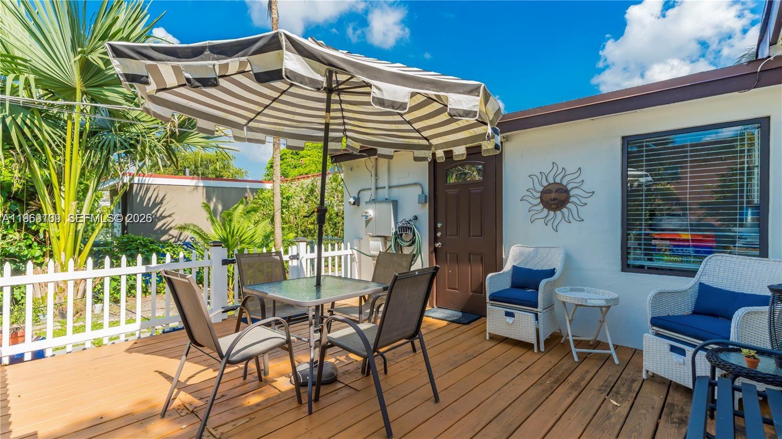 HOLLYWOOD PARK - Residential