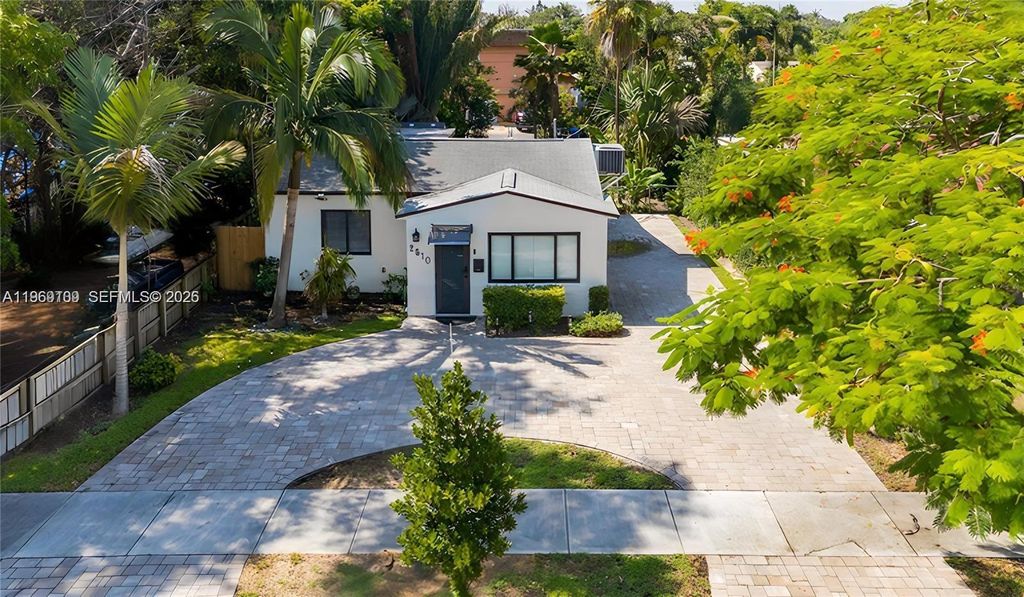 Photo of 2510 Thomas St, Hollywood, FL 33020 (MLS # A11969109)