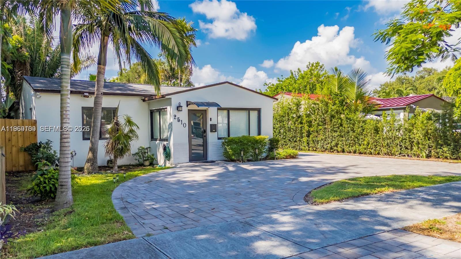 HOLLYWOOD PARK - Residential