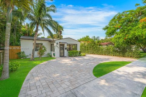 Photo of 2510 Thomas St, Hollywood, FL 33020 (MLS # A11969109)