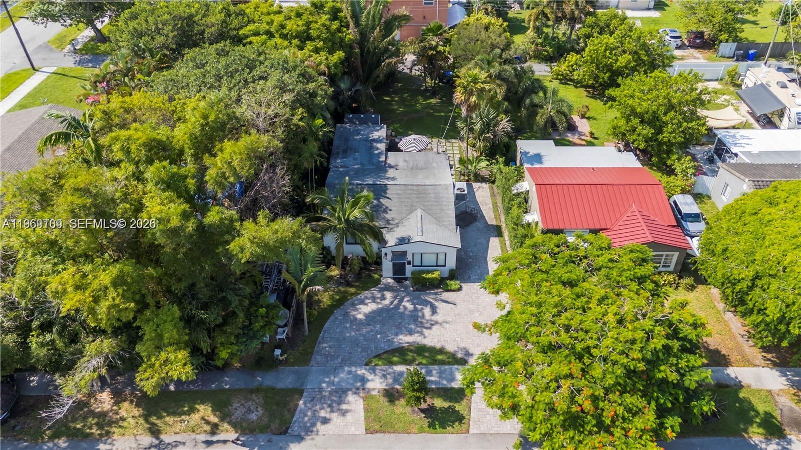 HOLLYWOOD PARK - Residential