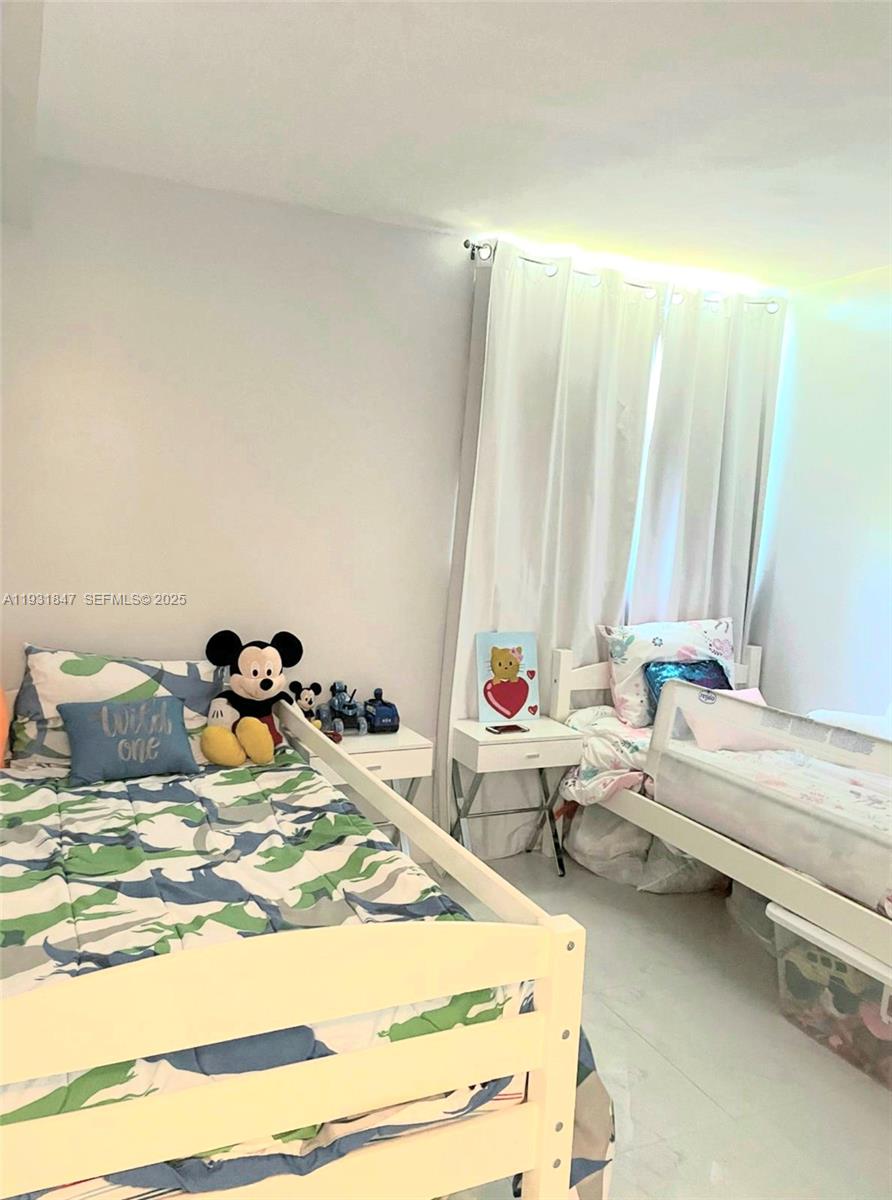 VERSIALLES GARDENS II CON - Residential