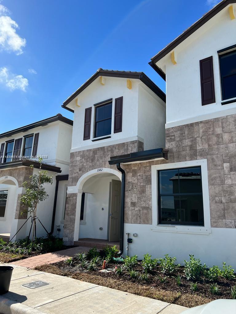 3382 W 114th Ter .
