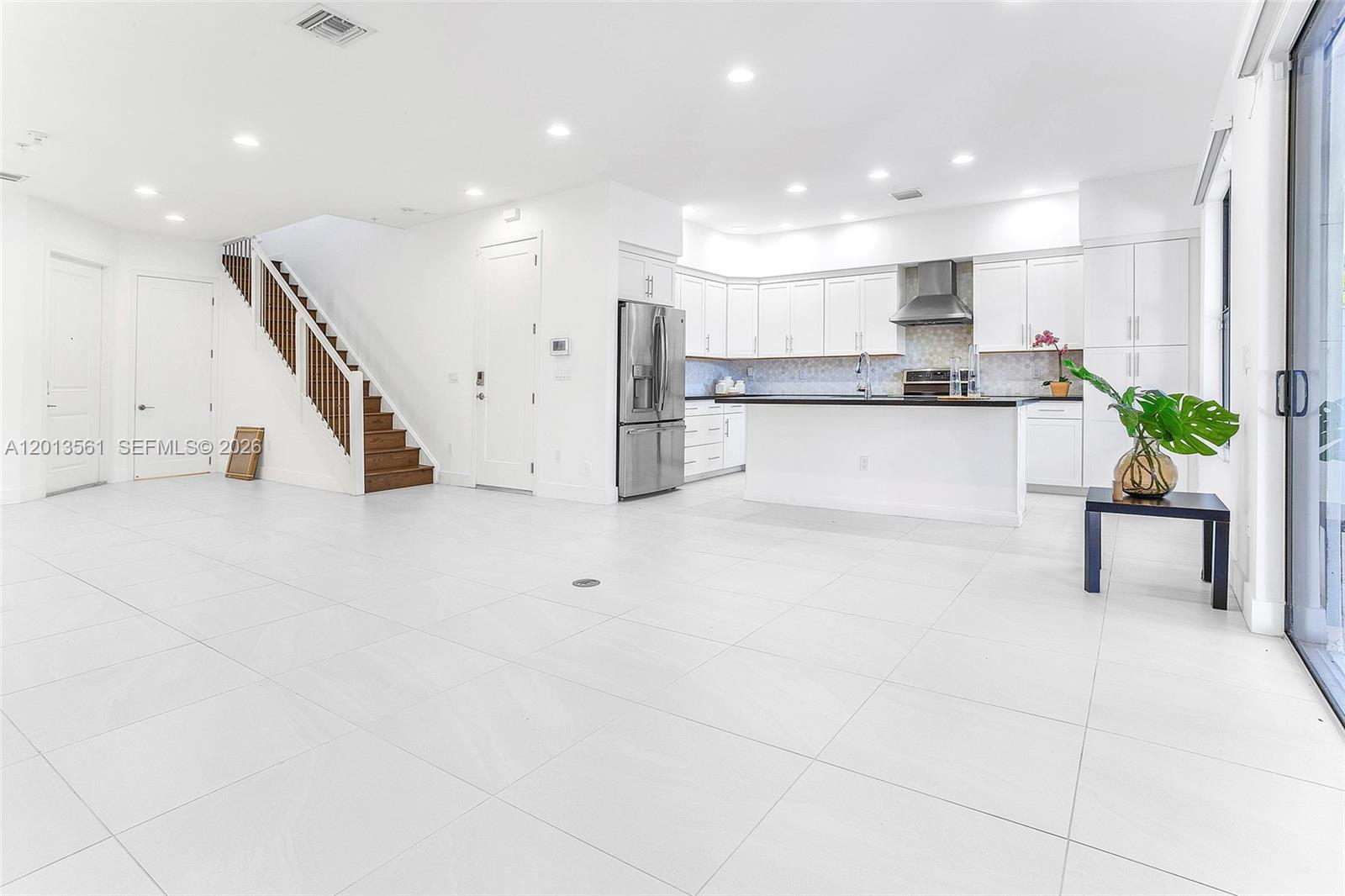 CT INDUSTRIAL PLAT - Residential Lease