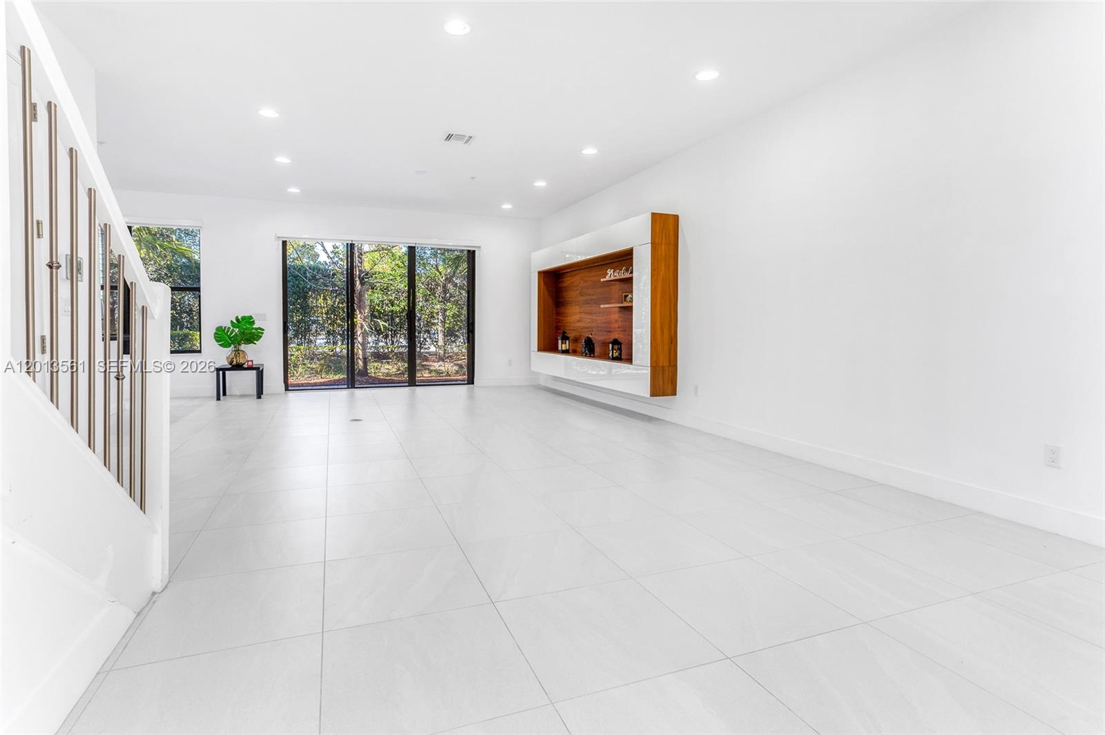 CT INDUSTRIAL PLAT - Residential Lease