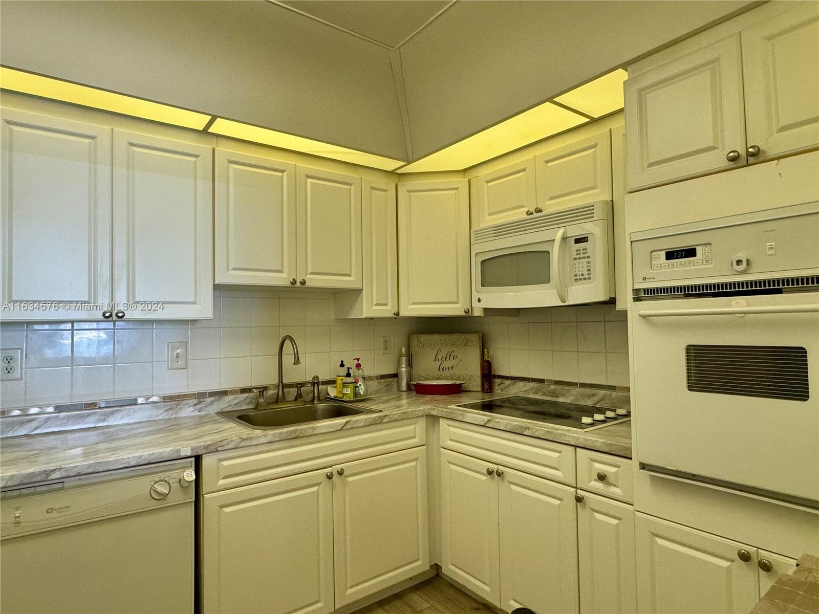 OCEANVIEW BUILDING B COND - Residential