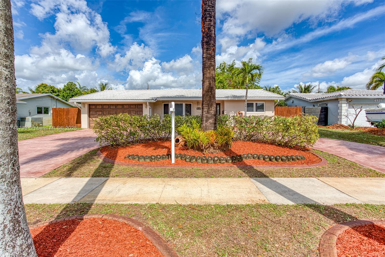 Property for Sale at 4925 Polk St, Hollywood, Broward County, Florida - Bedrooms: 4 
Bathrooms: 2  - $1,069,000