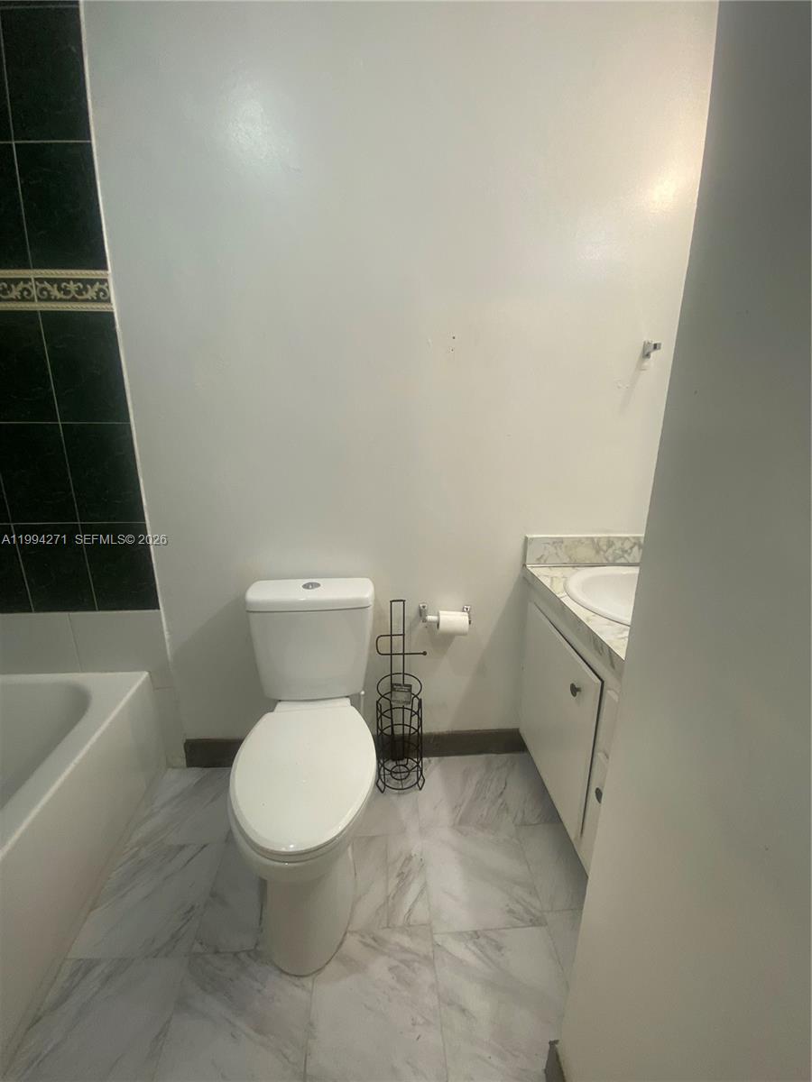 COLONIES CONDO - Residential