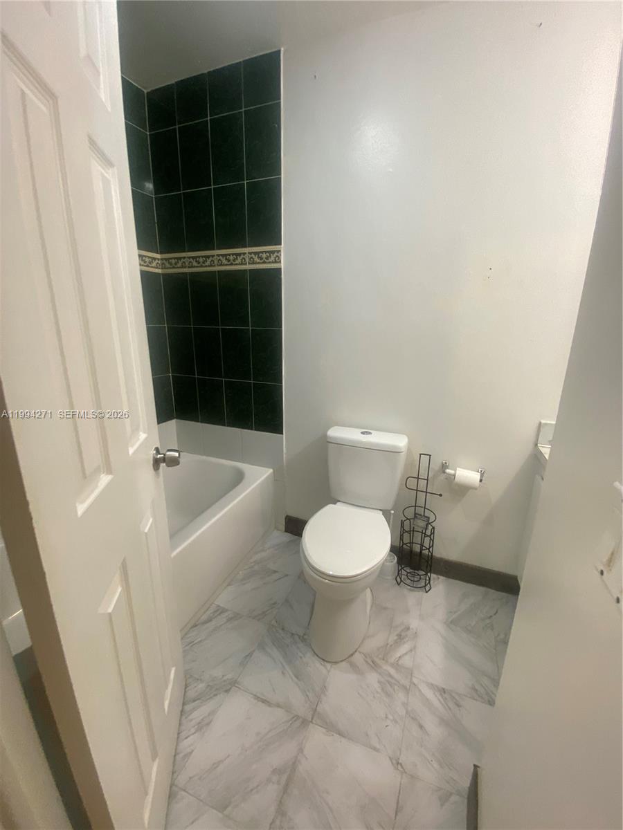 COLONIES CONDO - Residential