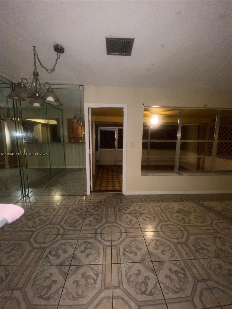 COLONIES CONDO - Residential