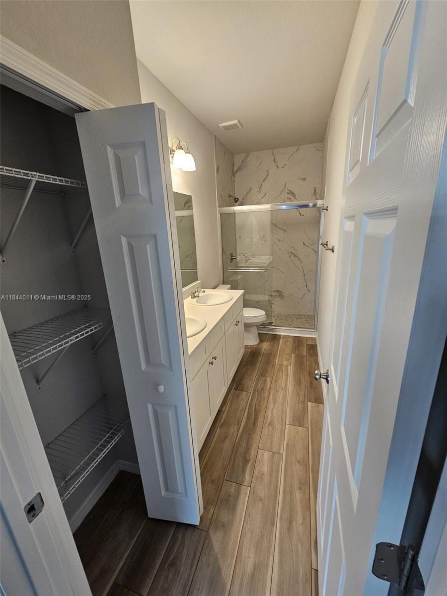 Las Villas at Kenilworth - Residential Lease