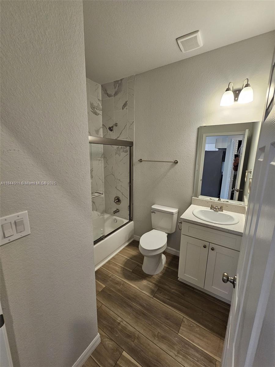 Las Villas at Kenilworth - Residential Lease