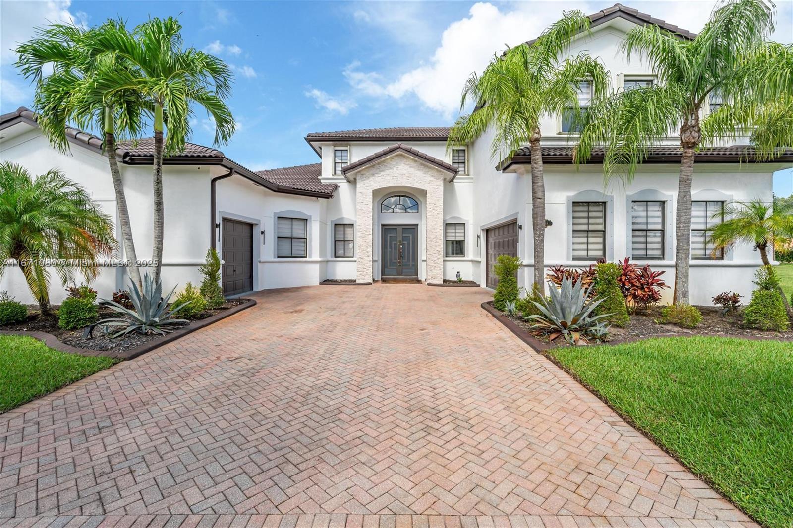 Welcome to this stunning and spacious luxury home in the prestigious gated community of Harbour Lake. 4,555 SF living area, 12,861 SF Lot, 5 bedrooms, 4.5 baths that perfectly combines comfort, style and functionality, with high ceilings, abundant natural light and generous living areas. The additional bedrooms make it perfect for family, guests, or a home office. Immaculate kitchen completely remodeled with a large 6x10 Italian quartz island, SS appliances, two A/C units, new washer and dryer, new flooring, new zebra blinds, all new lighting inside and out.
Oversized master bedroom. Step outside to the backyard, which features a terrace and a luxurious pool, the pool is under construction, the Buyer will have to assume the completion of the pool. AS-IS.
