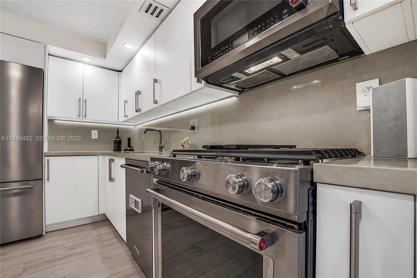 PARKER PLAZA CONDO ESTATE - Residential