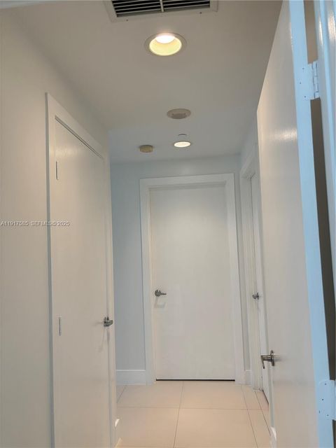 1050 Brickell Ave 3014 Miami FL 33131