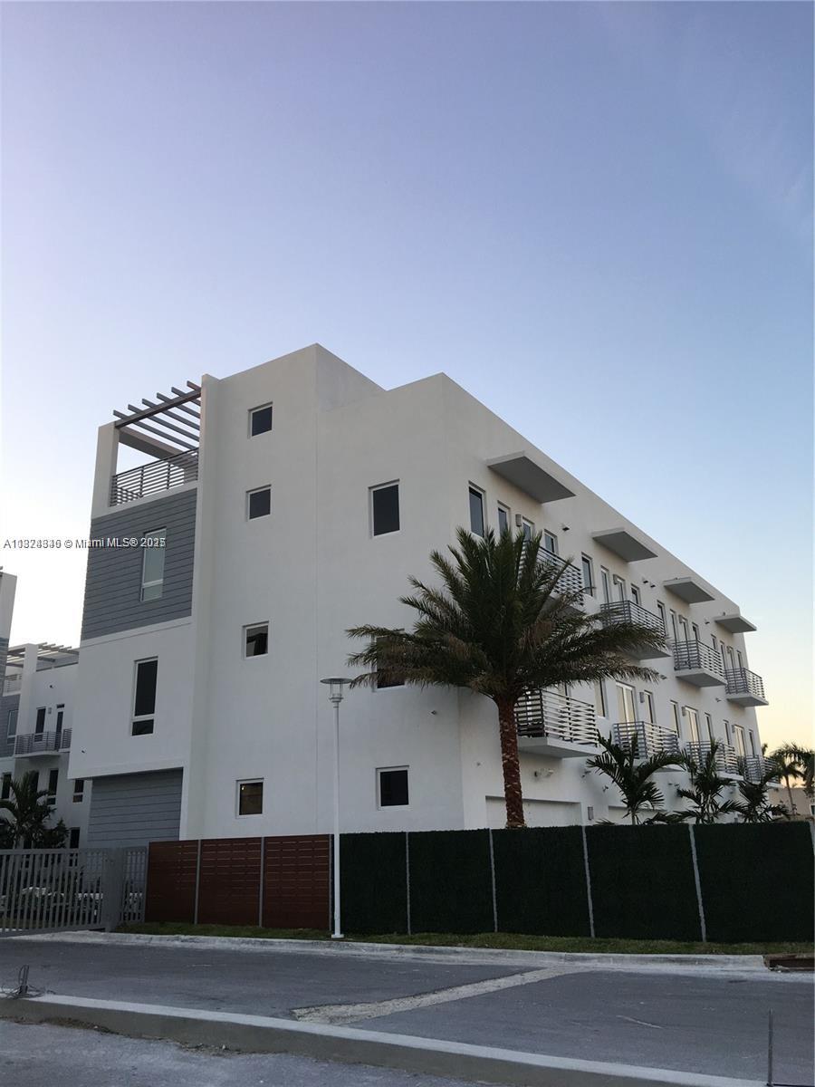 9181 NW 33rd St 9181