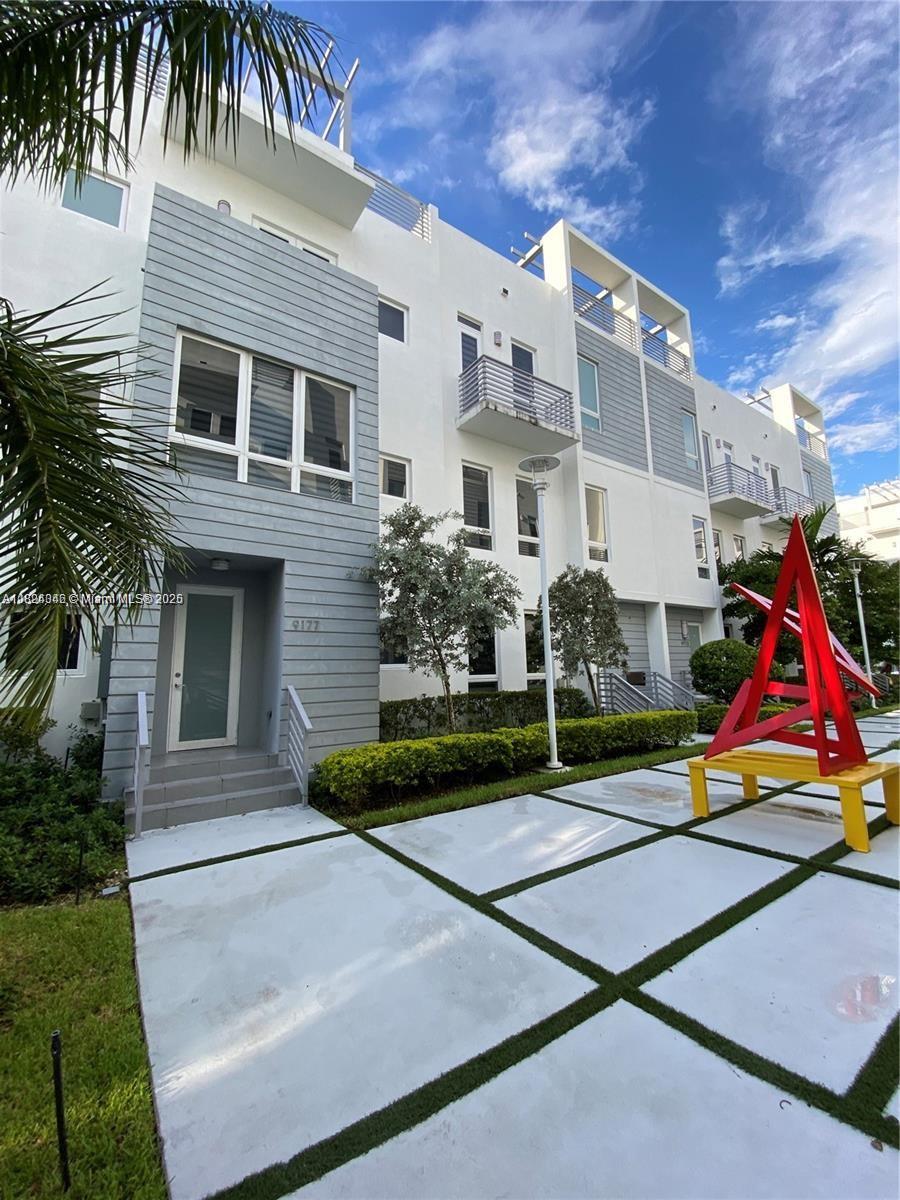 9181 NW 33rd St 9181