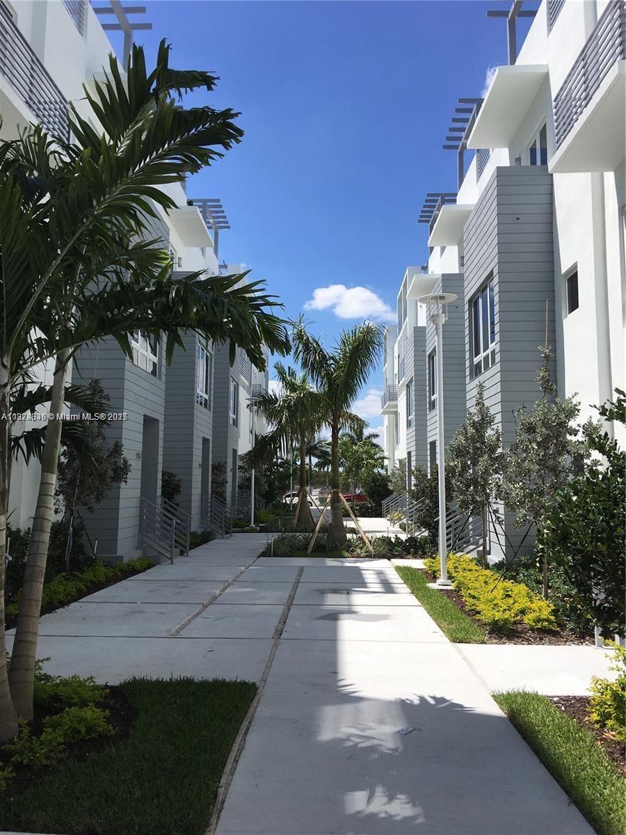 9181 NW 33rd St 9181