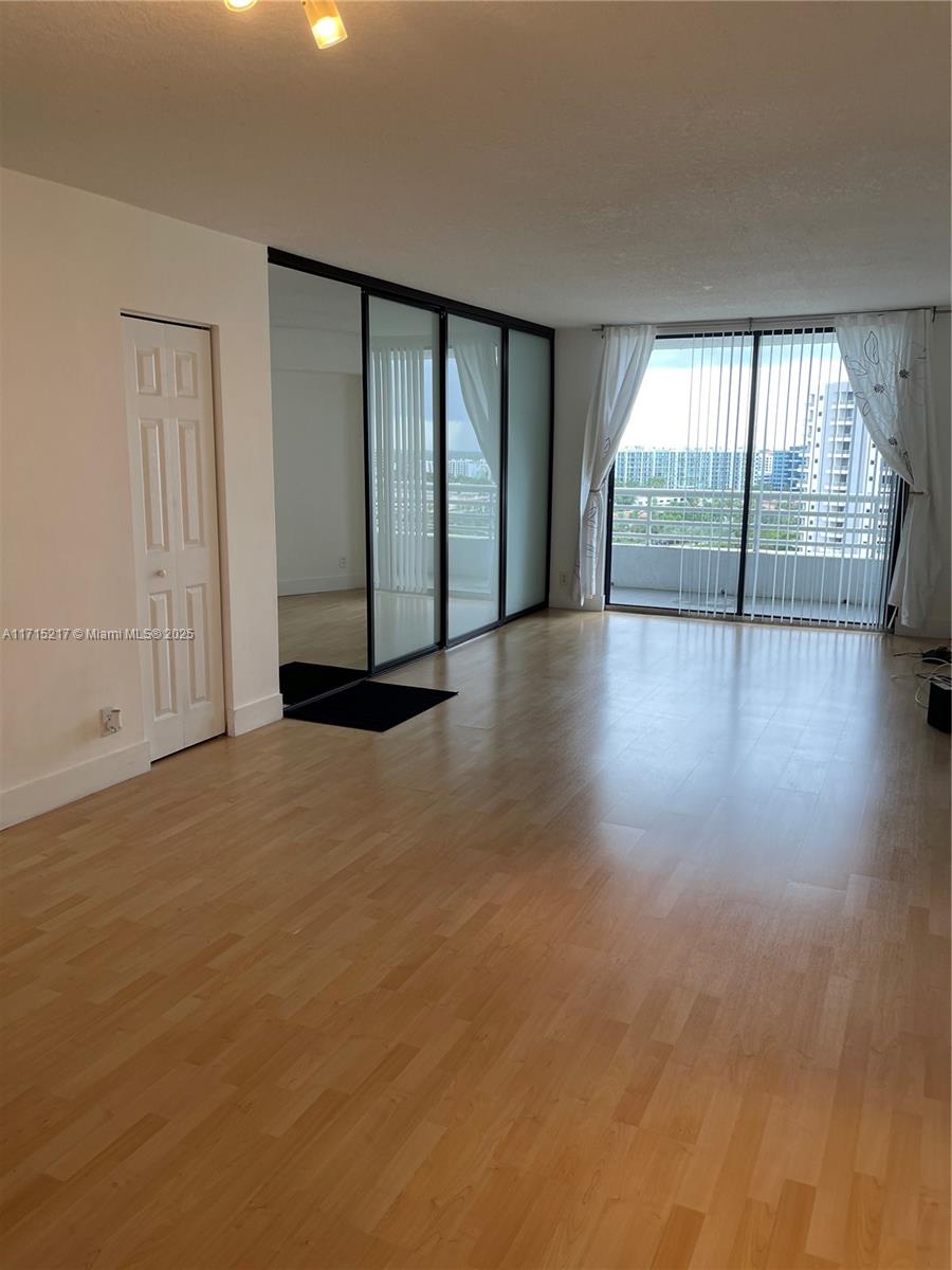 PARC CENTRAL AVENTURA EAS - Residential