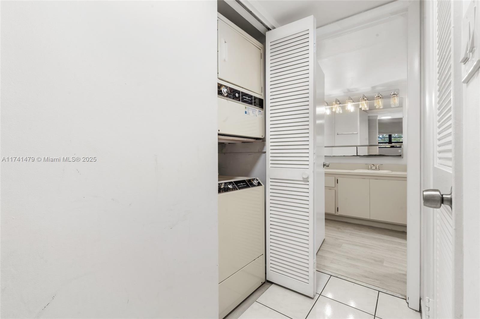 WESTCHESTER POINT CONDO - Residential