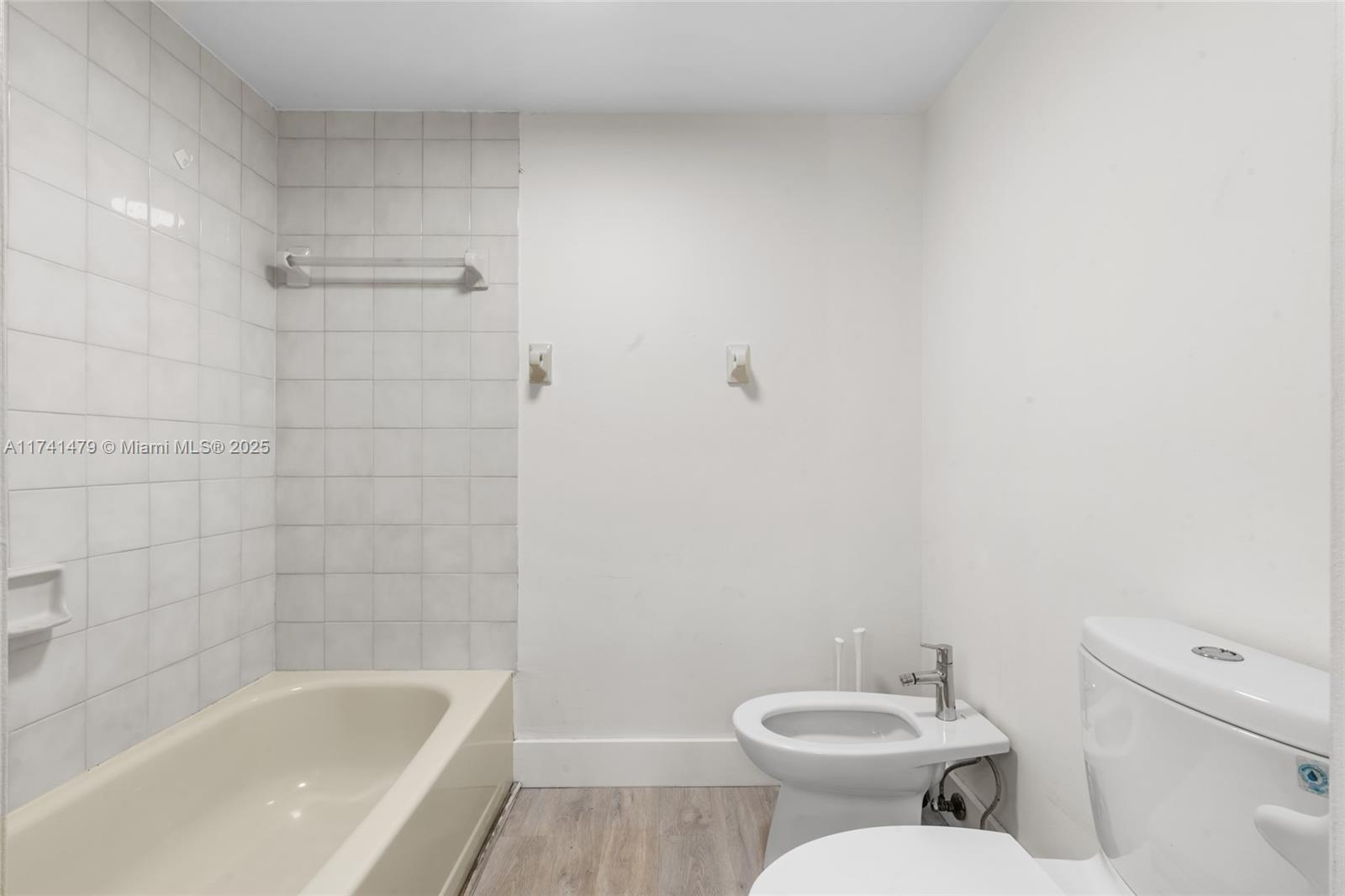 WESTCHESTER POINT CONDO - Residential