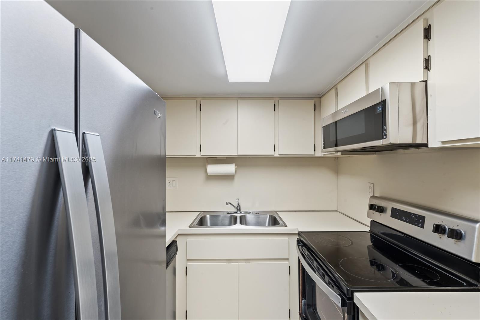 WESTCHESTER POINT CONDO - Residential