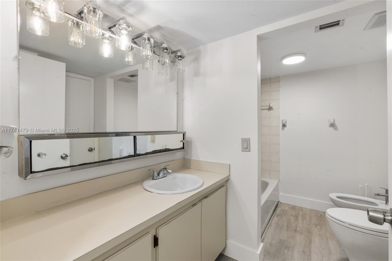 WESTCHESTER POINT CONDO - Residential