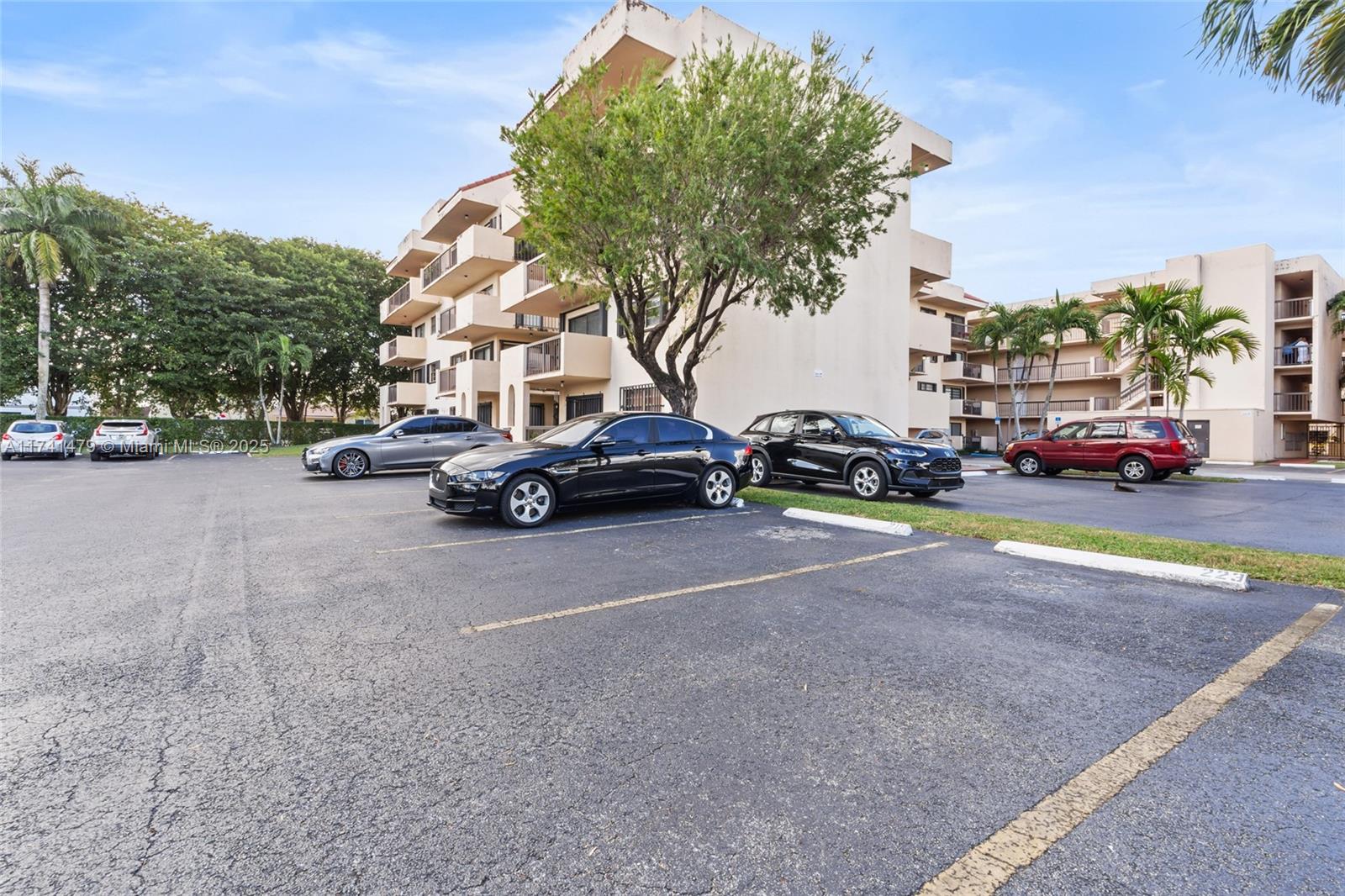WESTCHESTER POINT CONDO - Residential