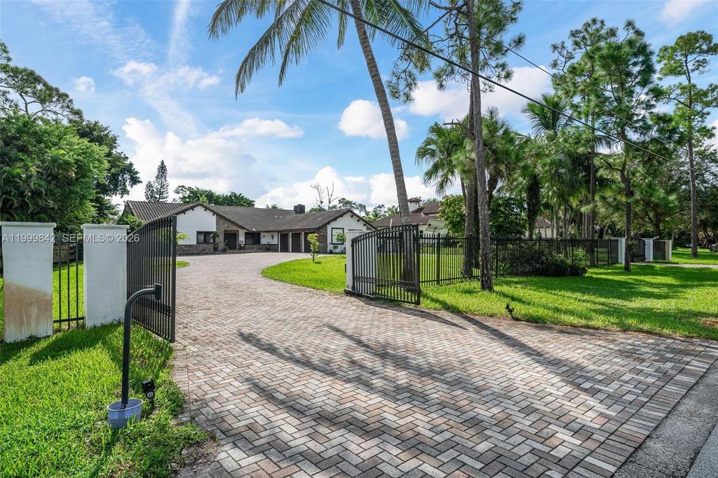 Photo of 6252 NW 65th Ter, Parkland, FL 33067 (MLS # A11999842)