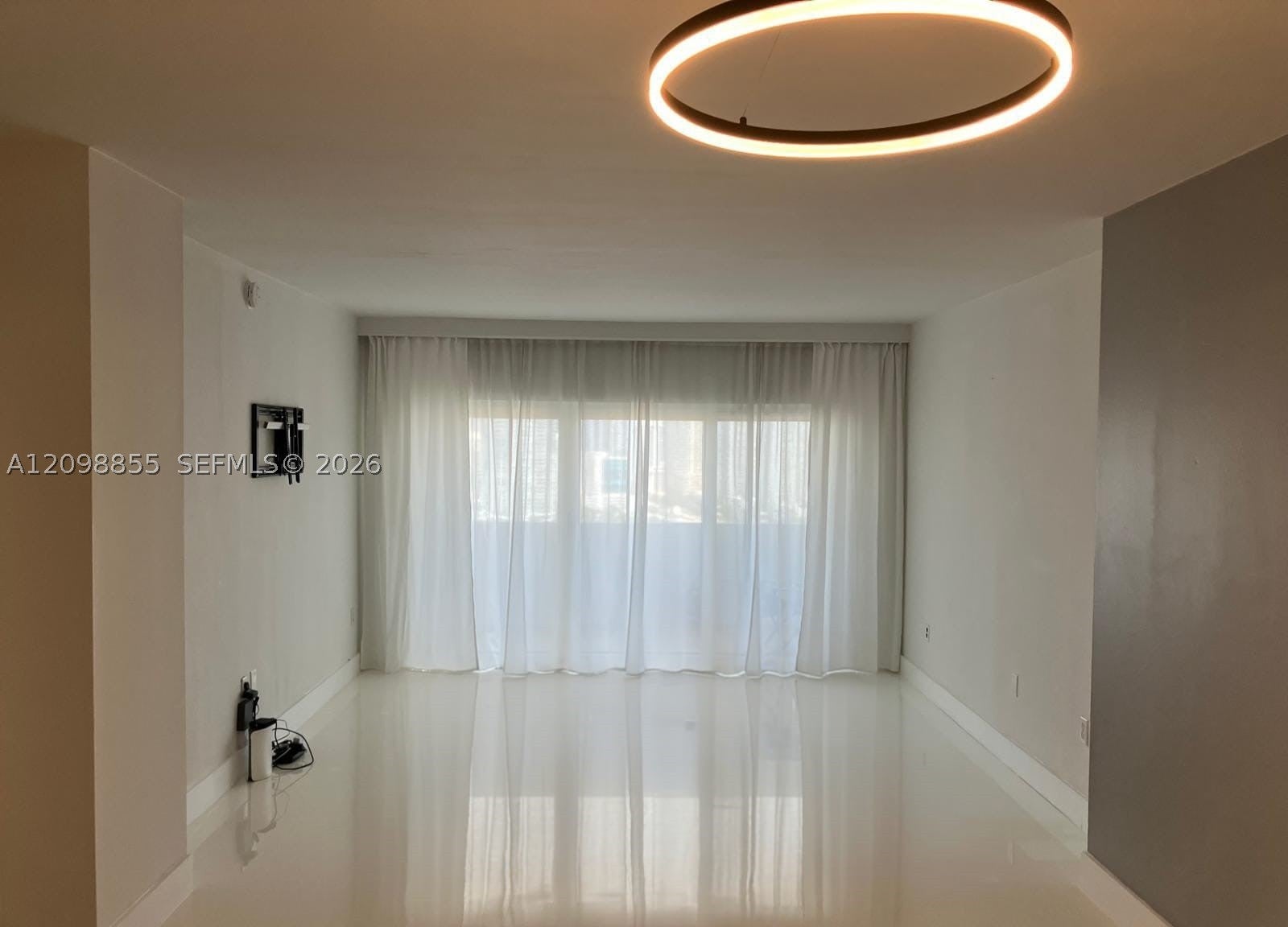 300 Bayview Dr PH11